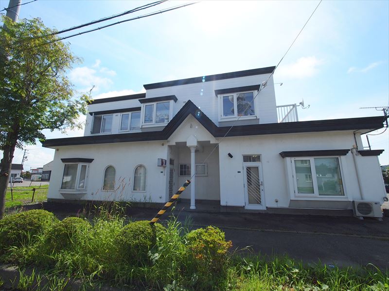 【静内旭町・店舗付アパート】成約済